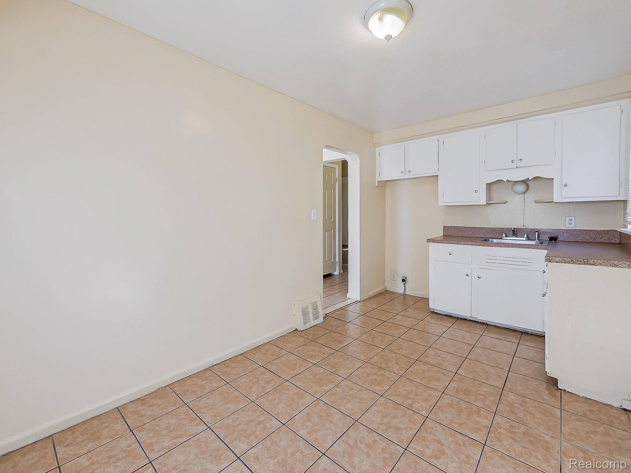 Detroit, MI 48235,19365 Fenmore ST