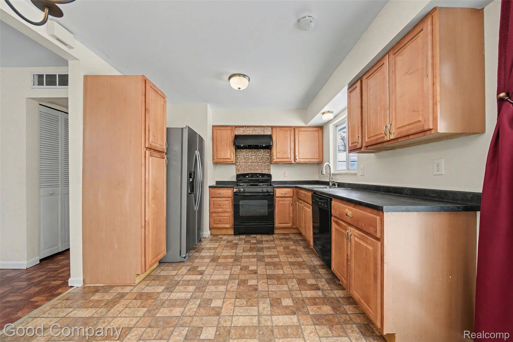 Keego Harbor, MI 48320,2829 Wall ST