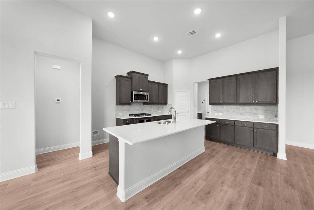 Greenville, TX 75402,8294 Honeywell