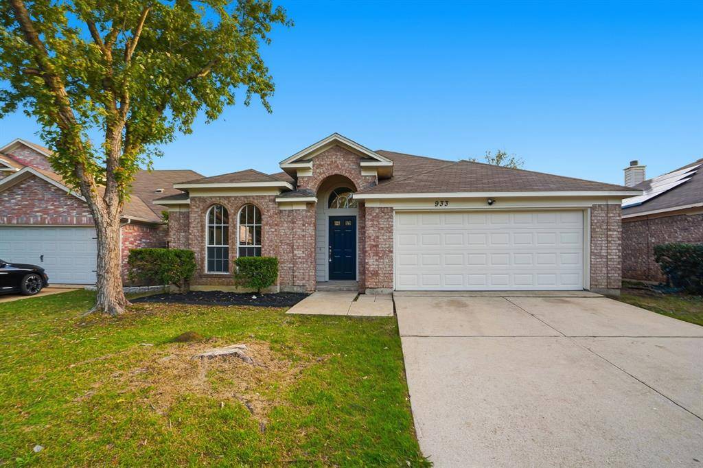 Saginaw, TX 76131,933 Paddington Drive E