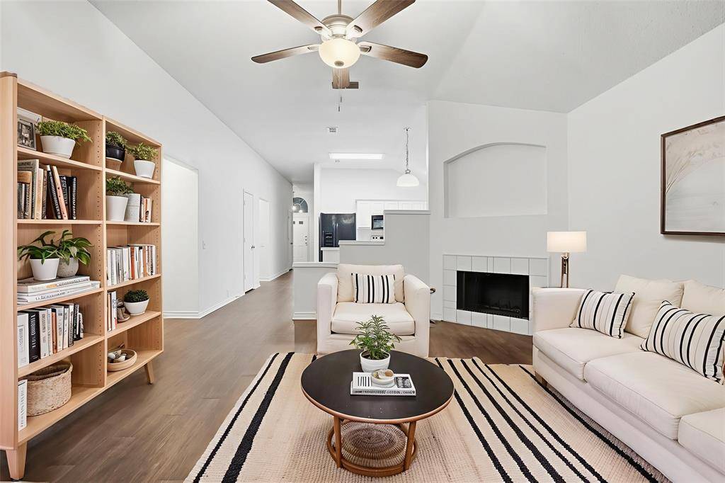 Saginaw, TX 76131,933 Paddington Drive E