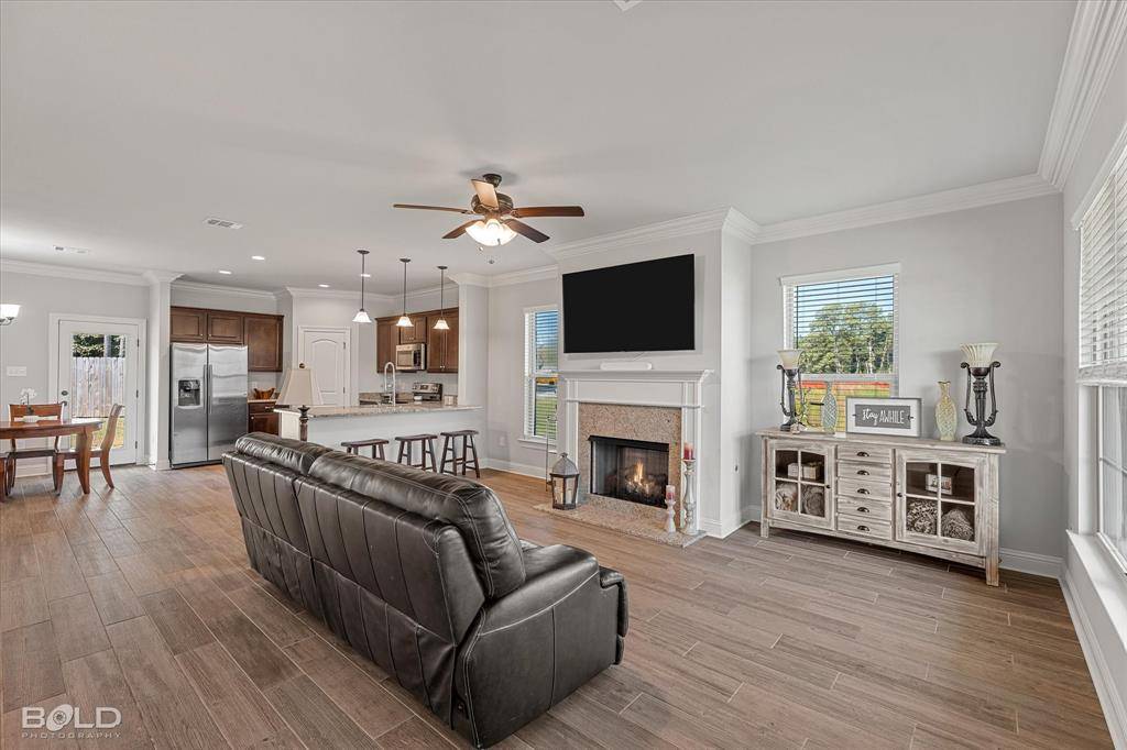 Shreveport, LA 71106,352 Pilatus Drive