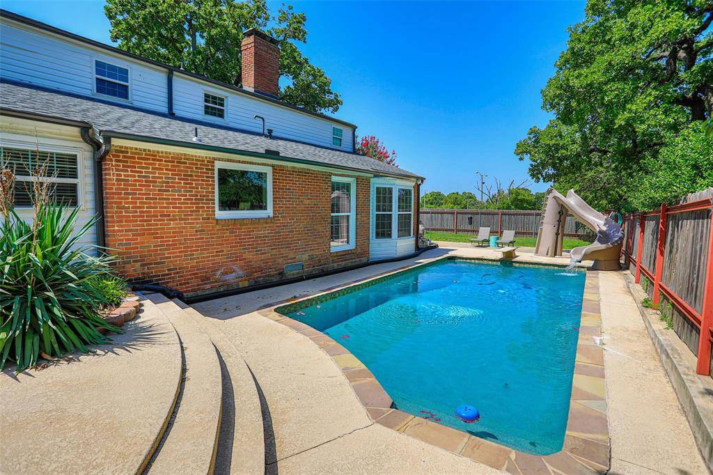 Nocona, TX 76255,610 W Cedar Street