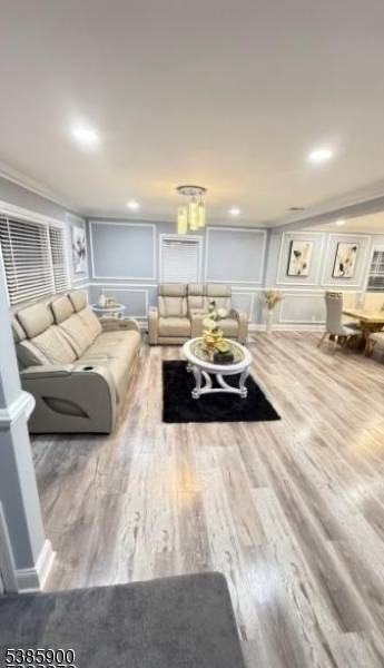 Rahway City, NJ 07065,752 W Lake Ave