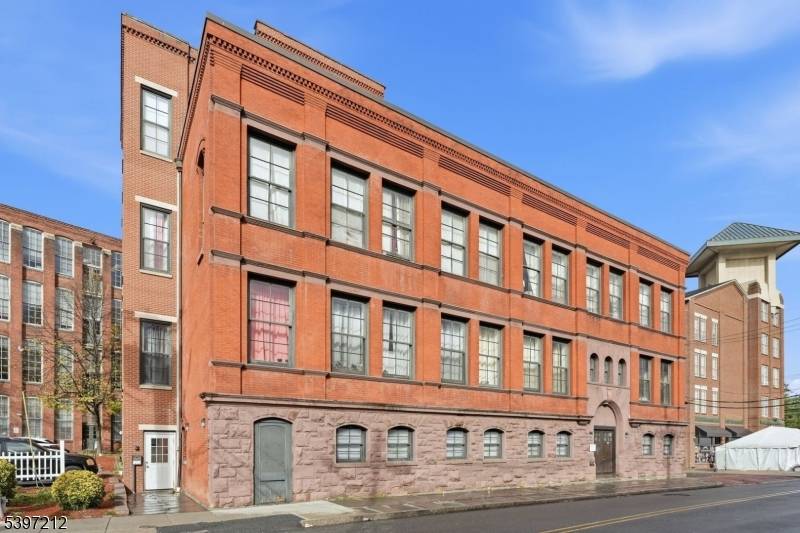 Paterson City, NJ 07501,19 Market St #205