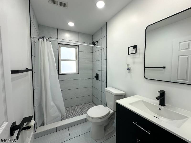 Hamilton Twp., NJ 08609,210 Norway Ave #2