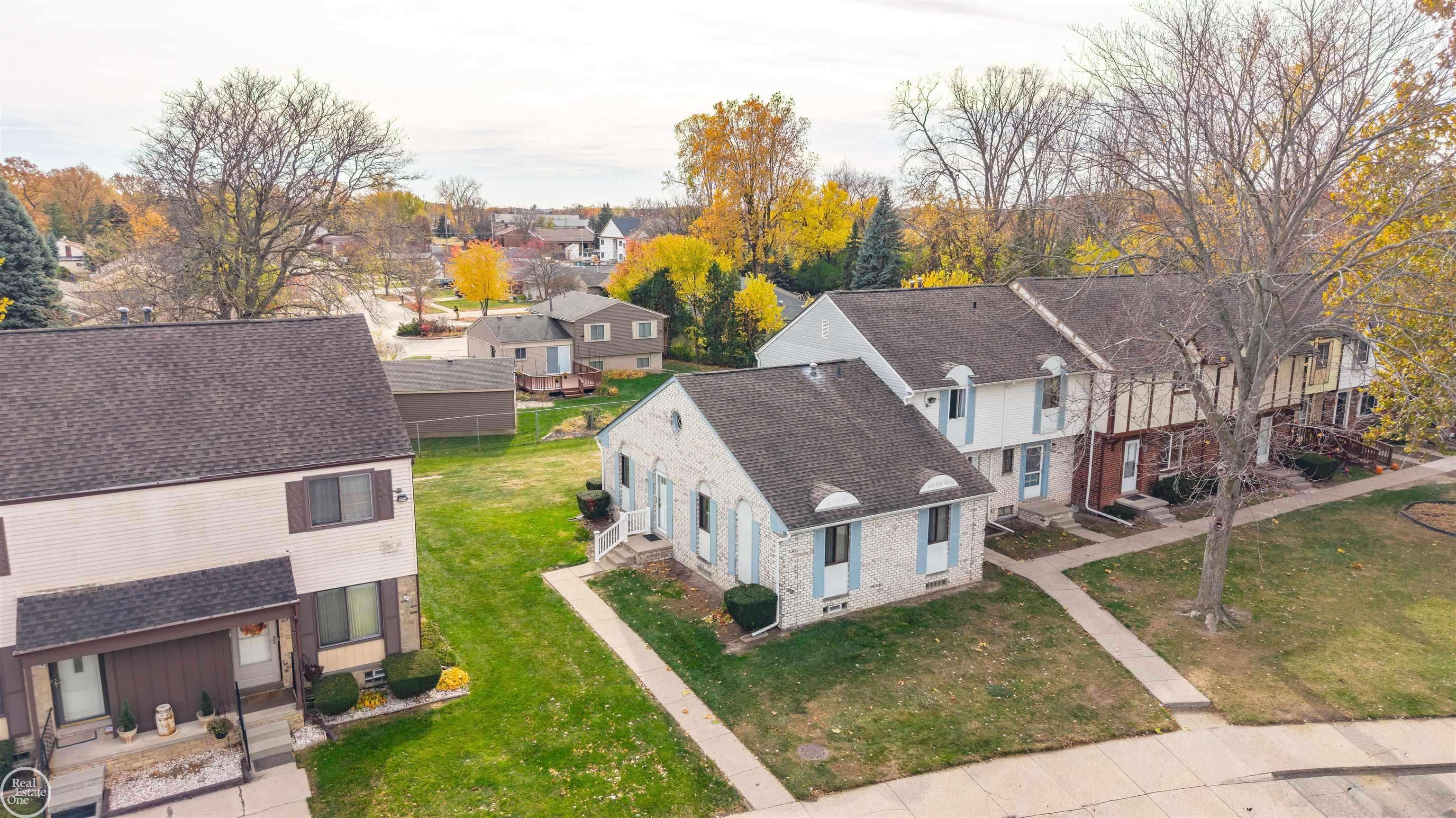 Sterling Heights, MI 48312,8338 HICKORY DR