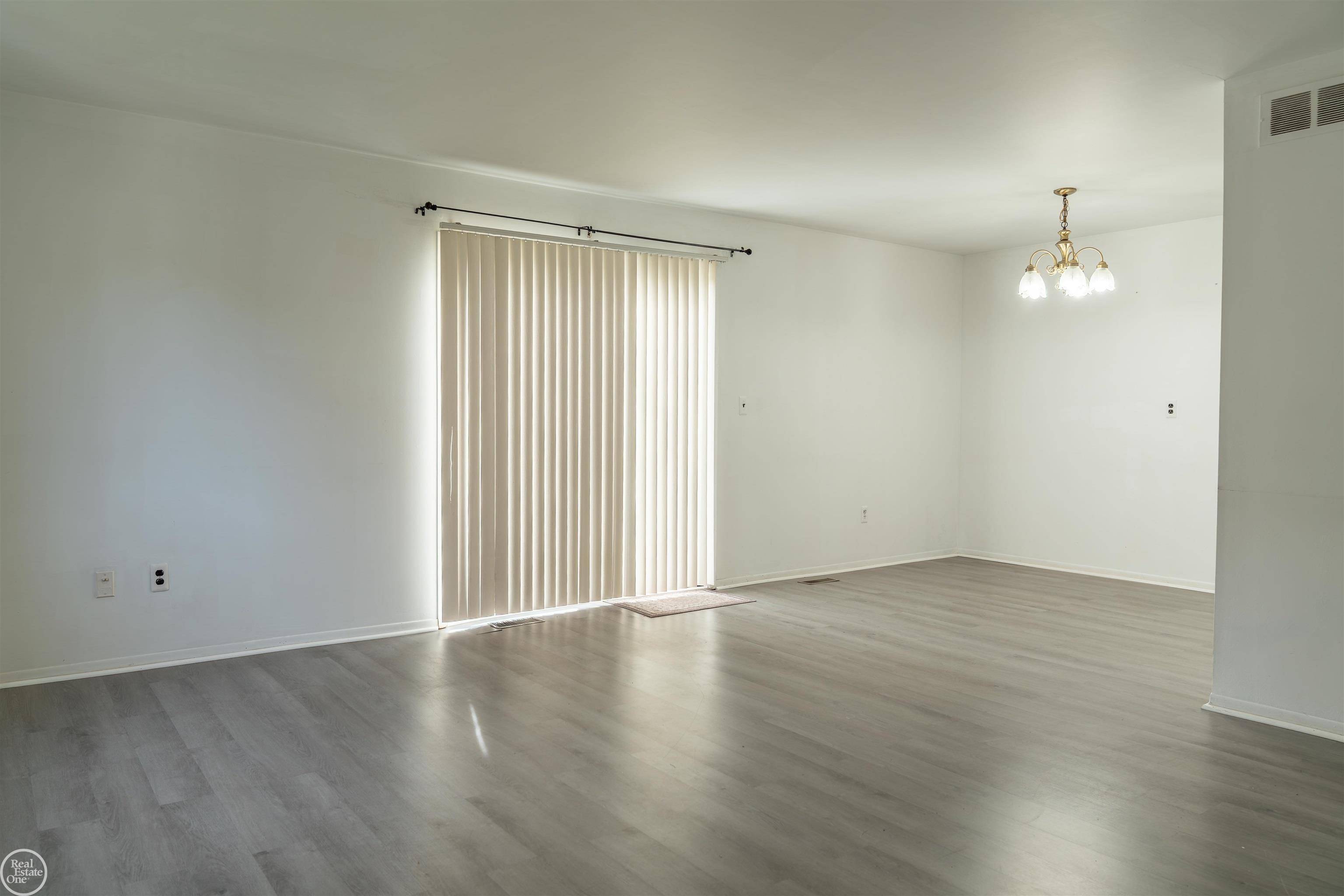 Sterling Heights, MI 48312,8338 HICKORY DR