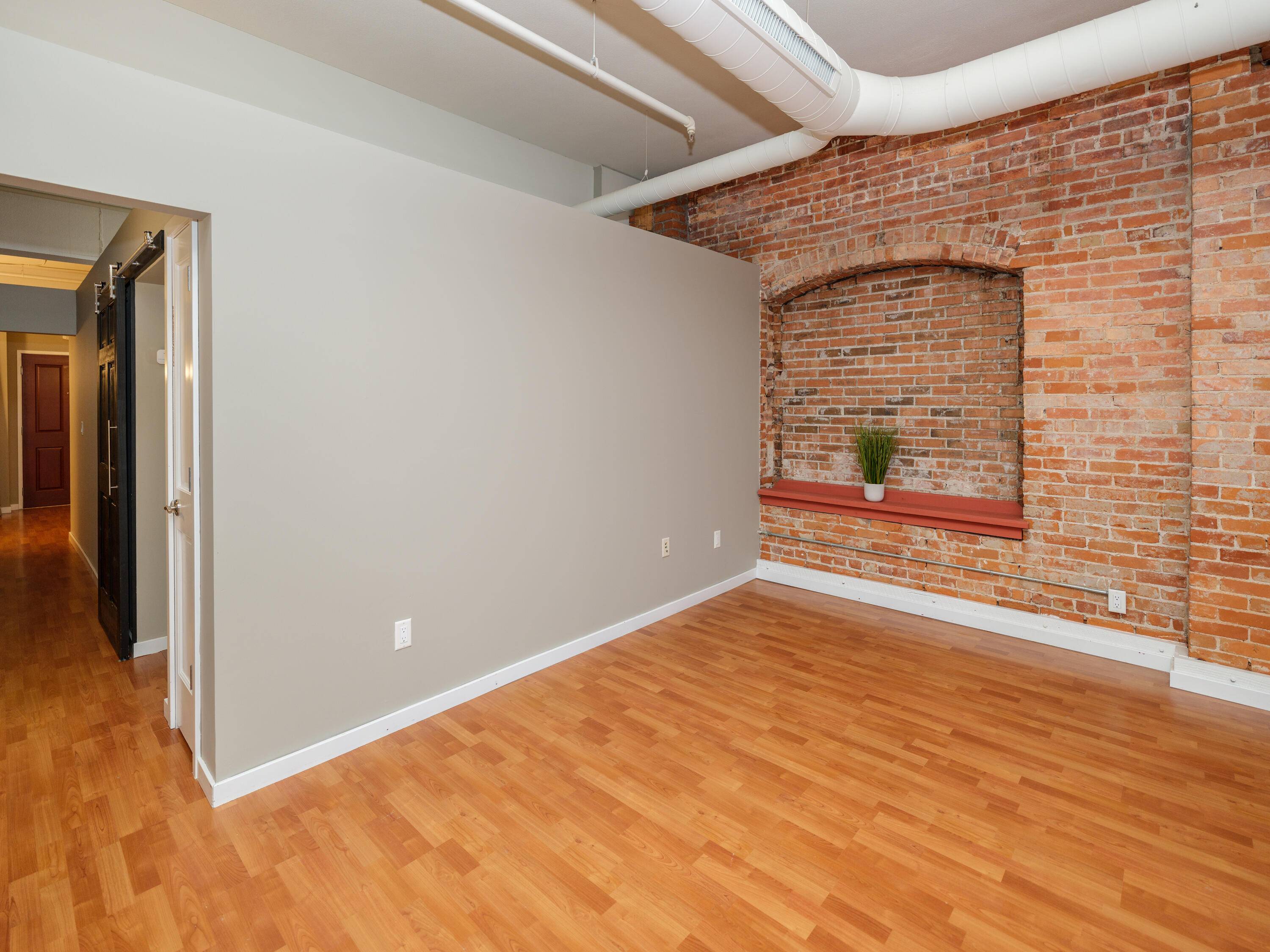 Kalamazoo, MI 49007,125 S Kalamazoo MALL #605