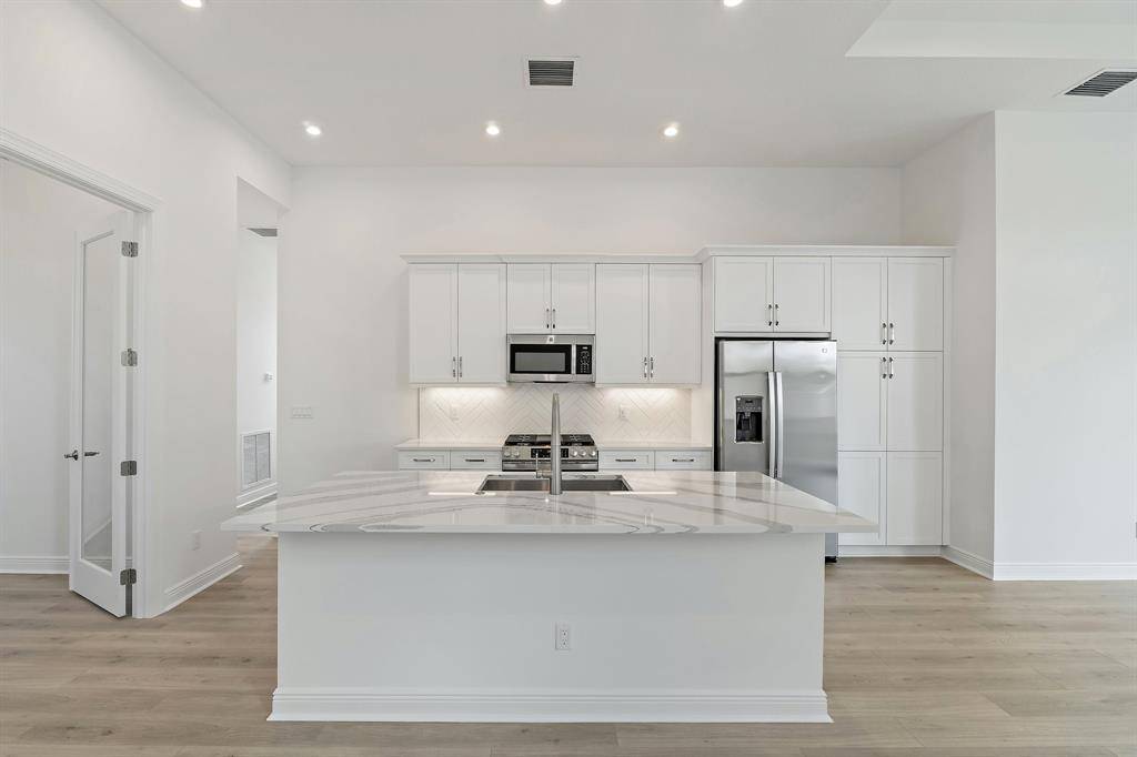 Port St Lucie, FL 34952,308 SE VIA SANGRO