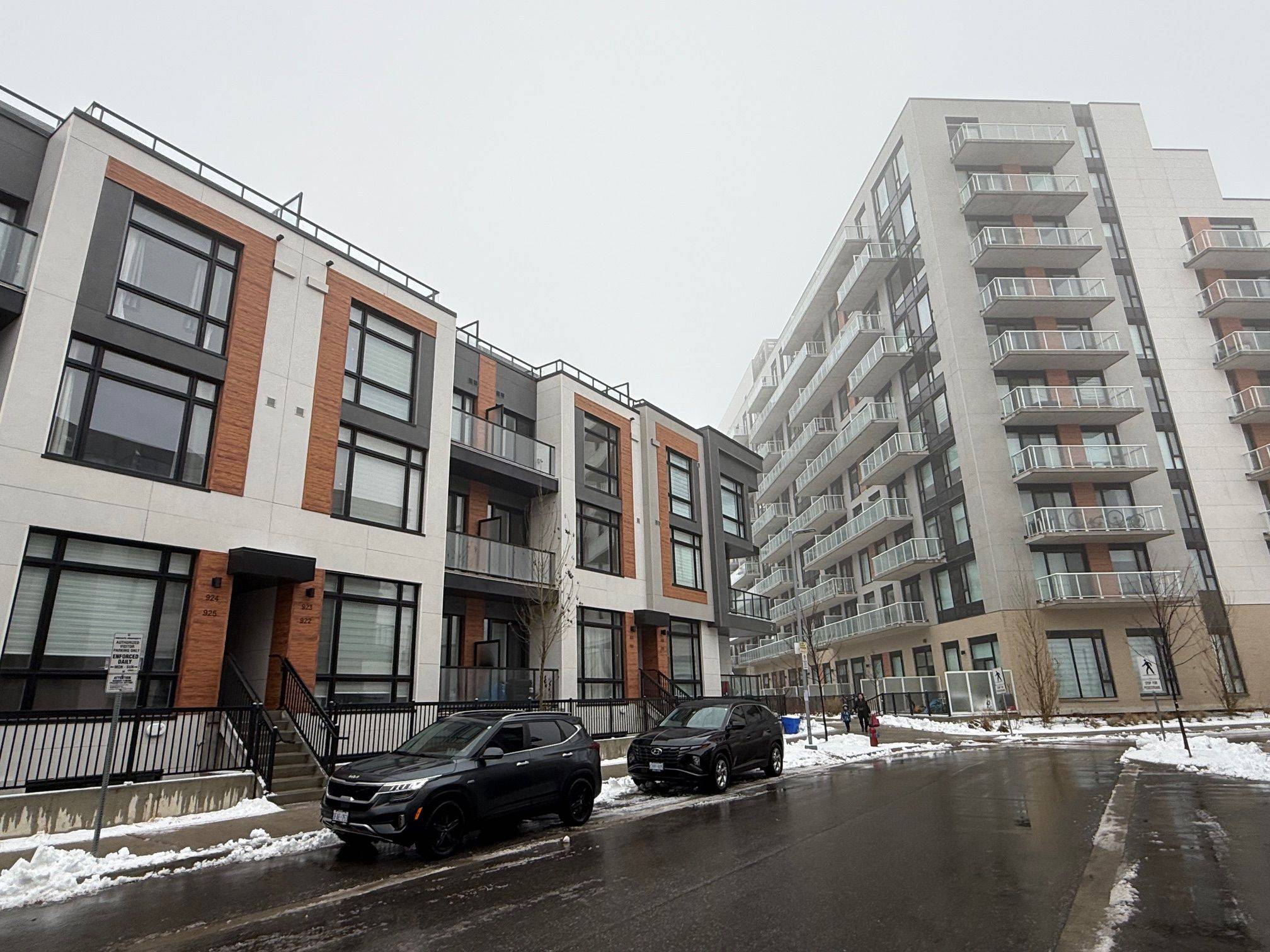 Richmond Hill, ON L4S 0N4,2 Steckley House LN #924