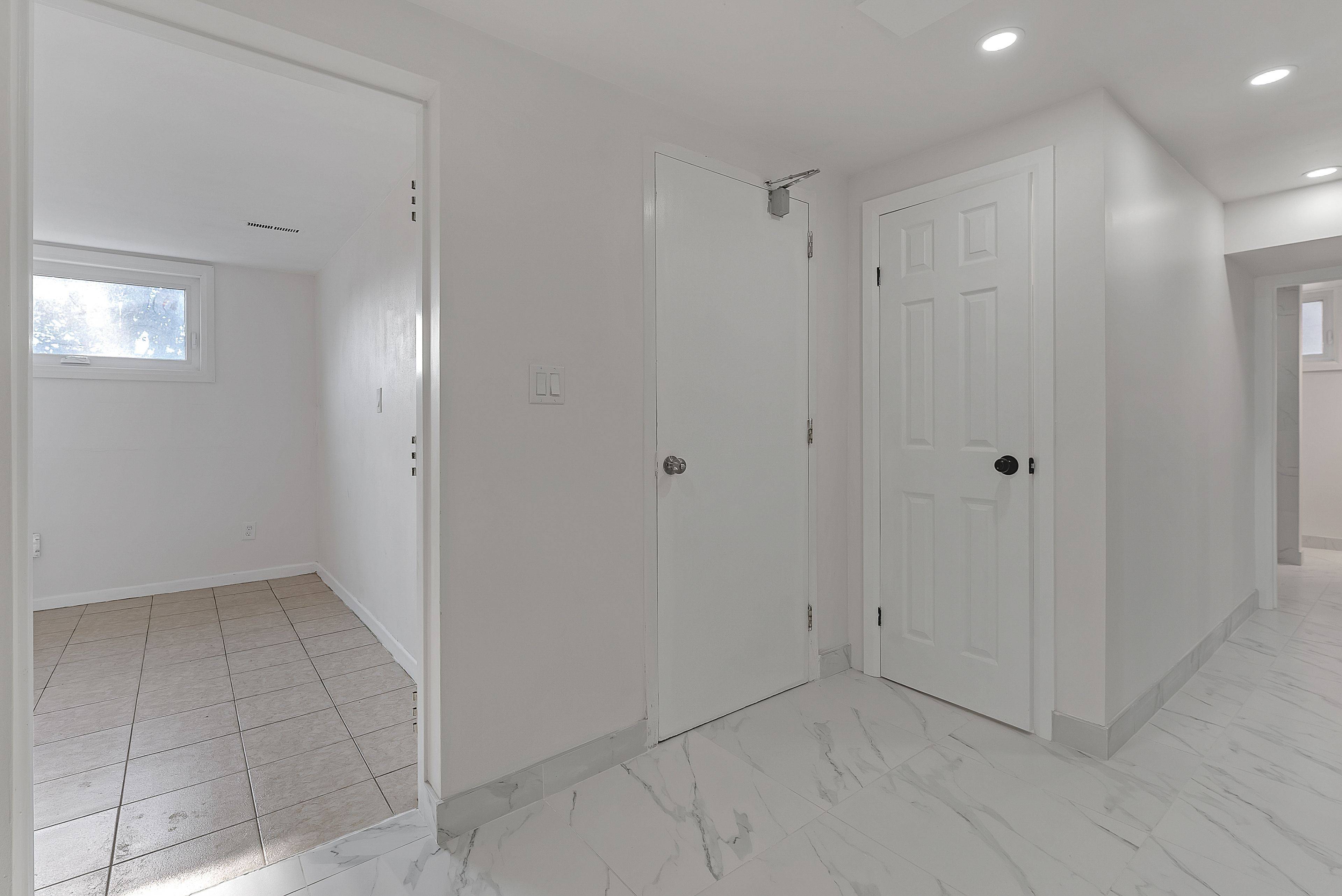 Toronto W06, ON M8V 1G8,2724 Lake Shore BLVD W #Lower