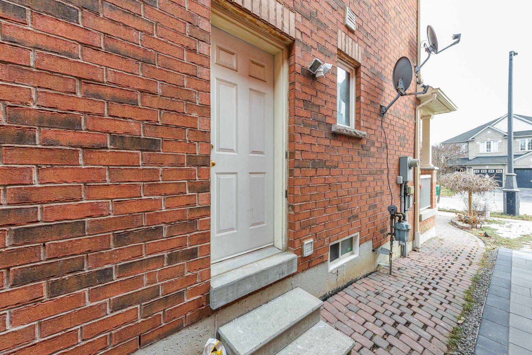 Mississauga, ON L5M 8A1,3857 Skyview ST