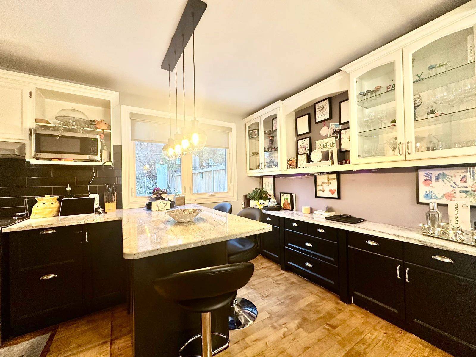 Blackburn Hamlet, ON K1B 4M7,2506 Autumn Hill CRES