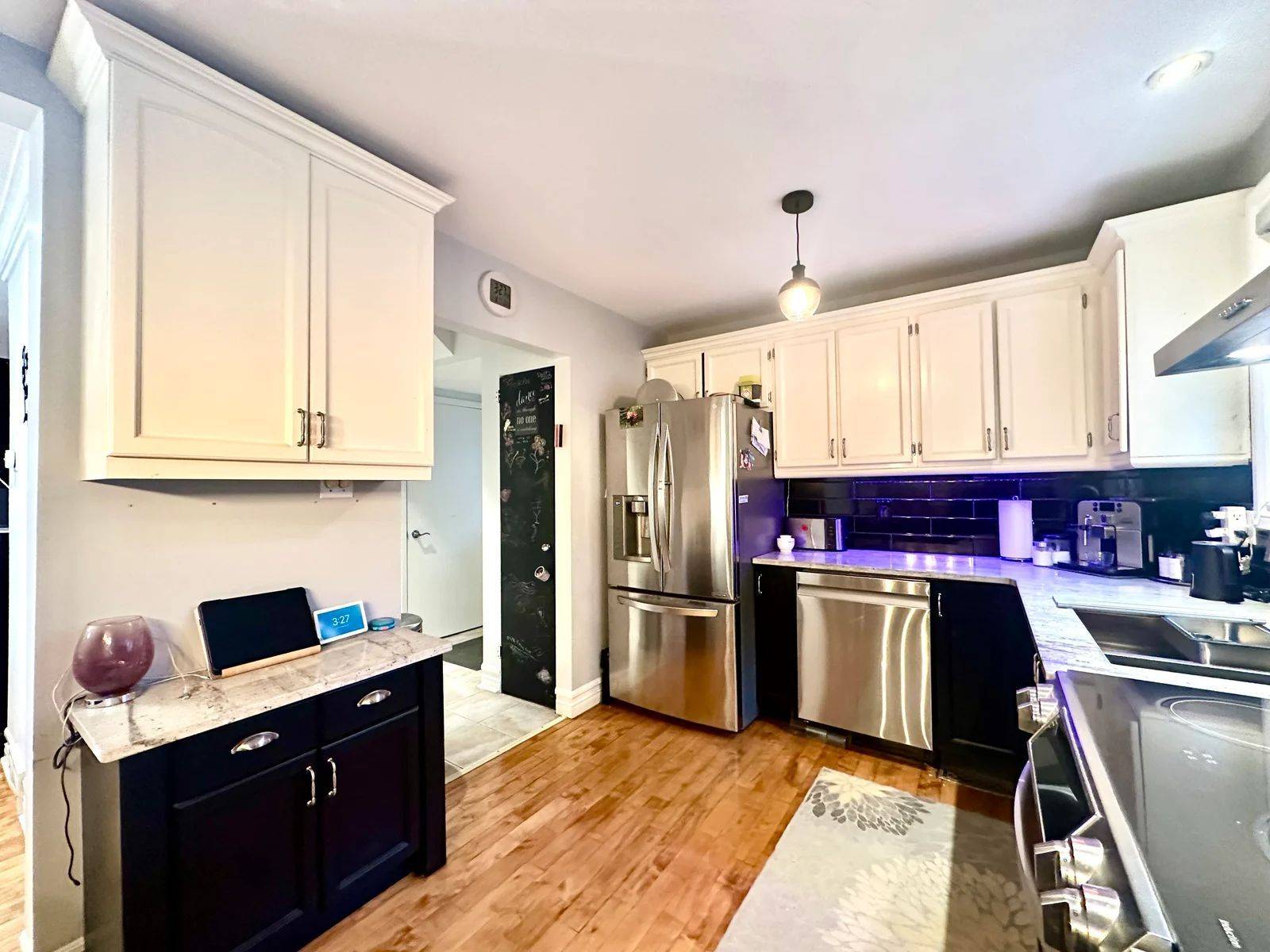 Blackburn Hamlet, ON K1B 4M7,2506 Autumn Hill CRES