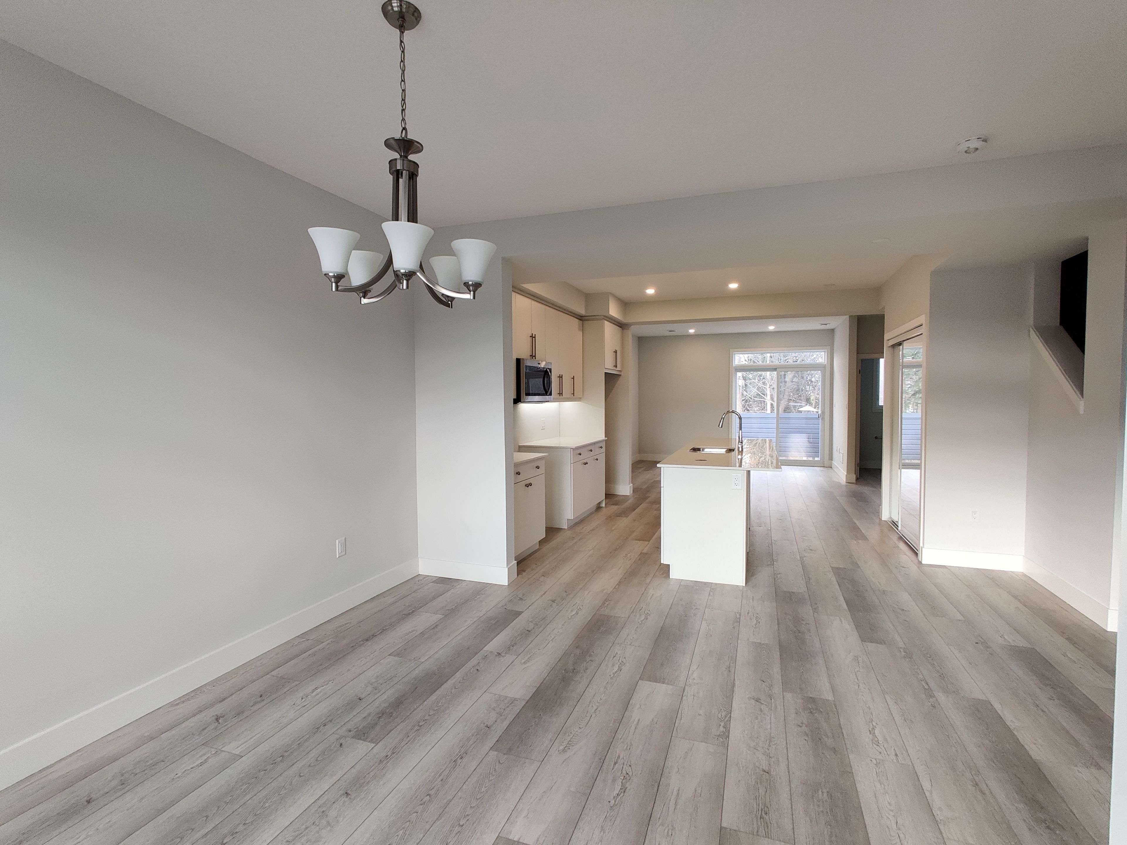 London South, ON N5Z 5A4,925 Deveron CRES #08