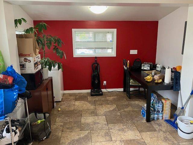 Belleville, ON K8P 1W1,27 Grove ST #Main Flr