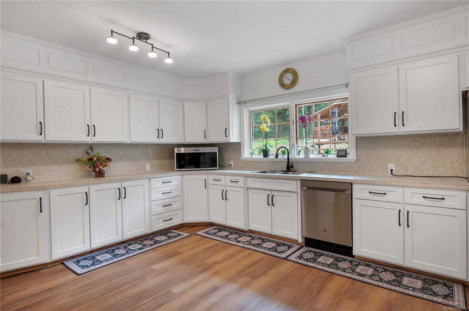 Quadra Island, BC V0P 1N0,413 Cape Mudge Rd