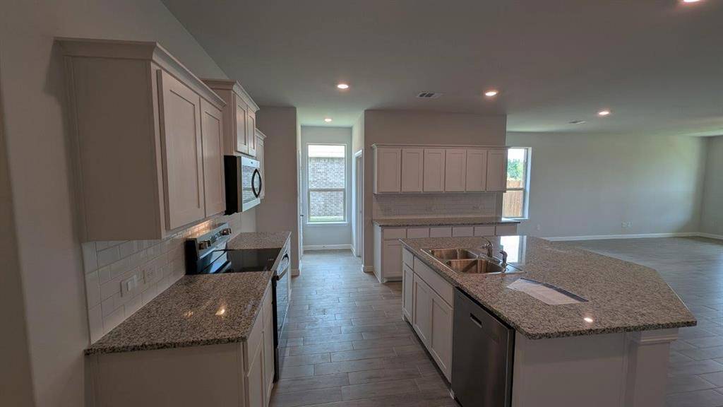 Cleburne, TX 76031,1000 TRACTION Trail