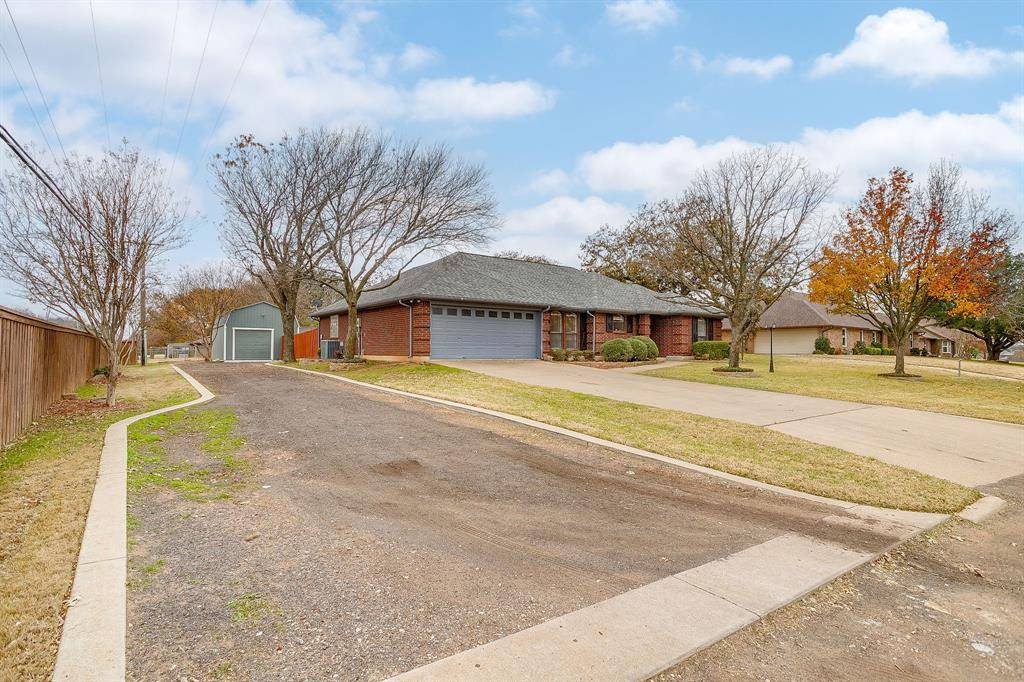 Joshua, TX 76058,908 Country Club Drive