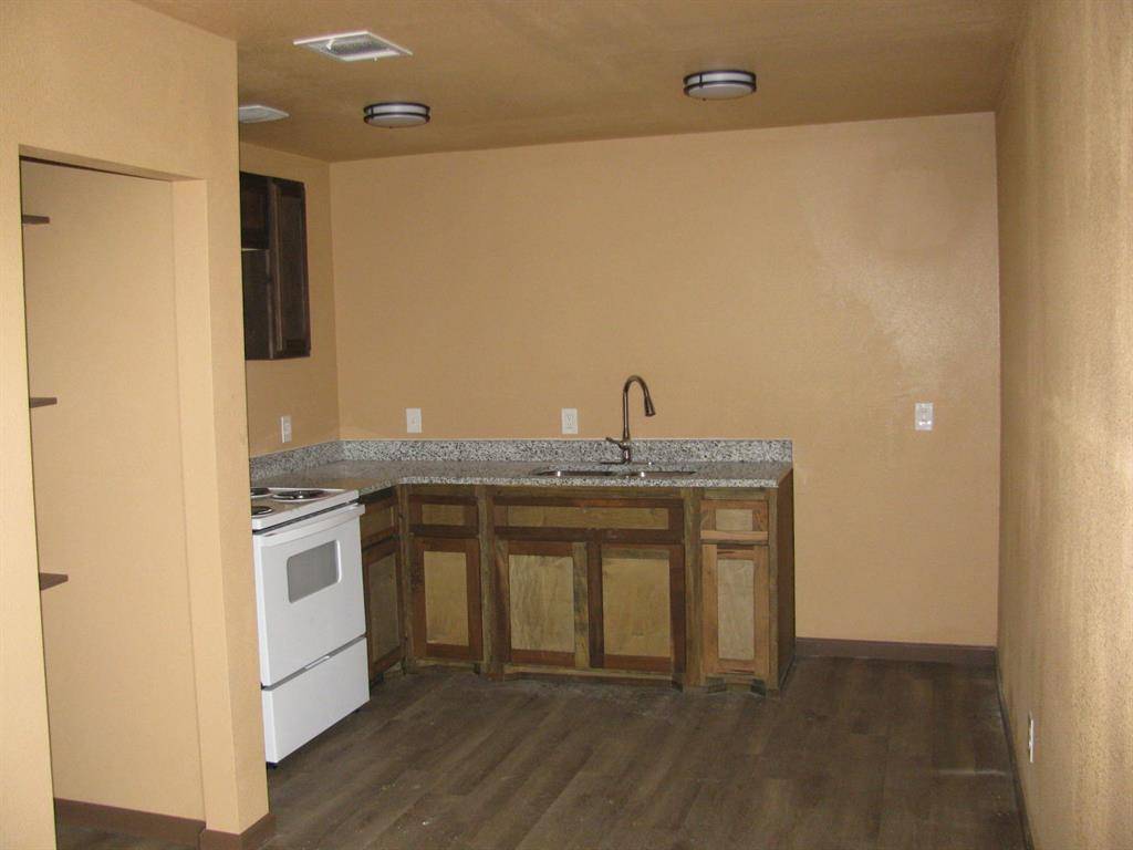 Savoy, TX 75479,12600 W Hwy 82 Highway W #2