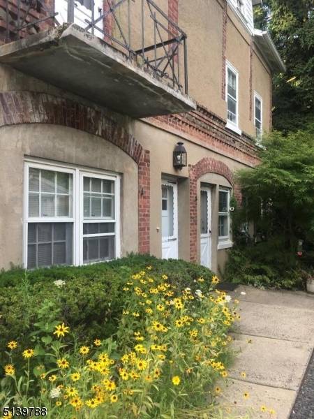 Watchung Boro, NJ 07069,679 Mountain Blvd #6