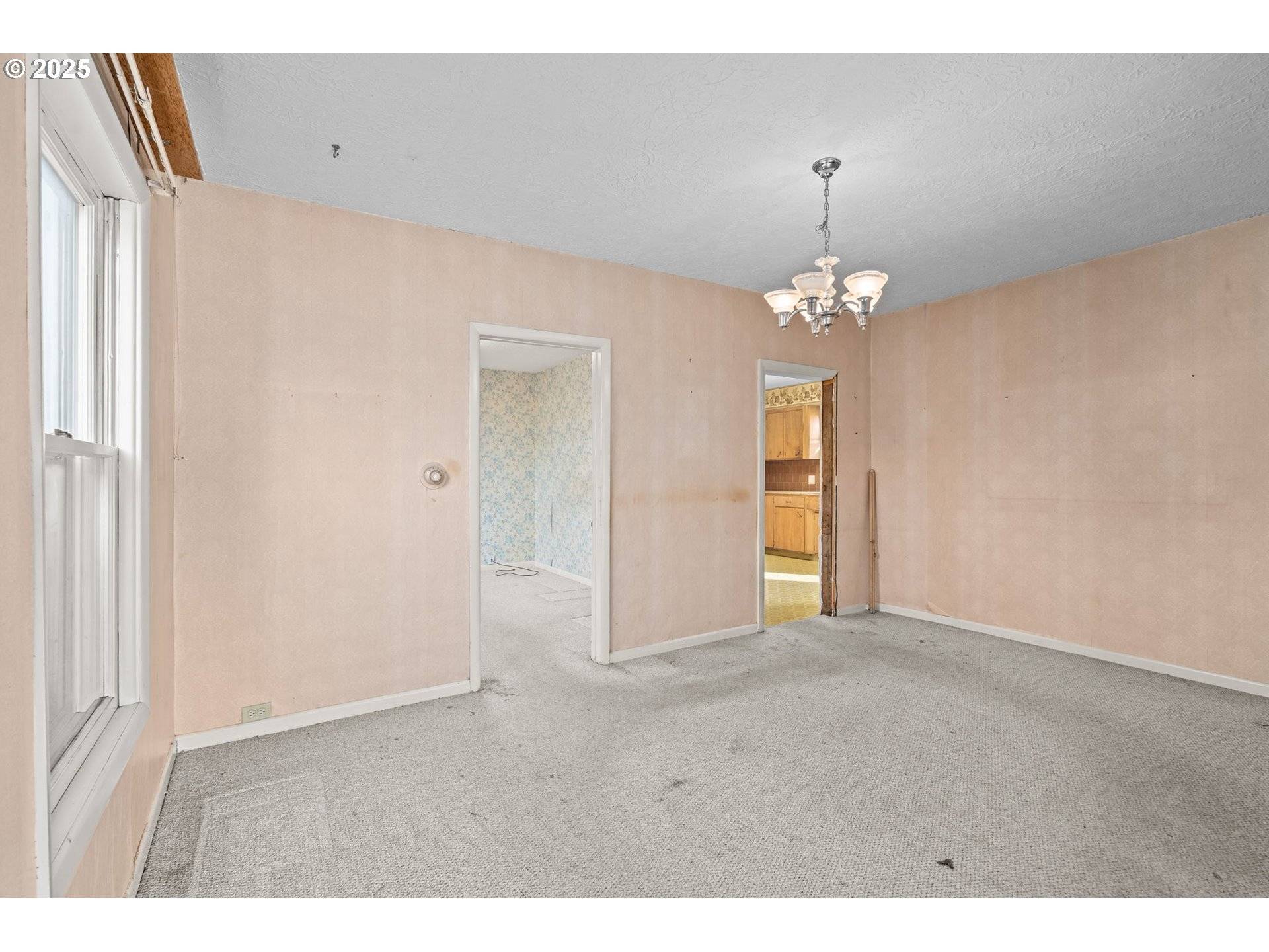 Portland, OR 97203,6015 N HOUGHTON ST