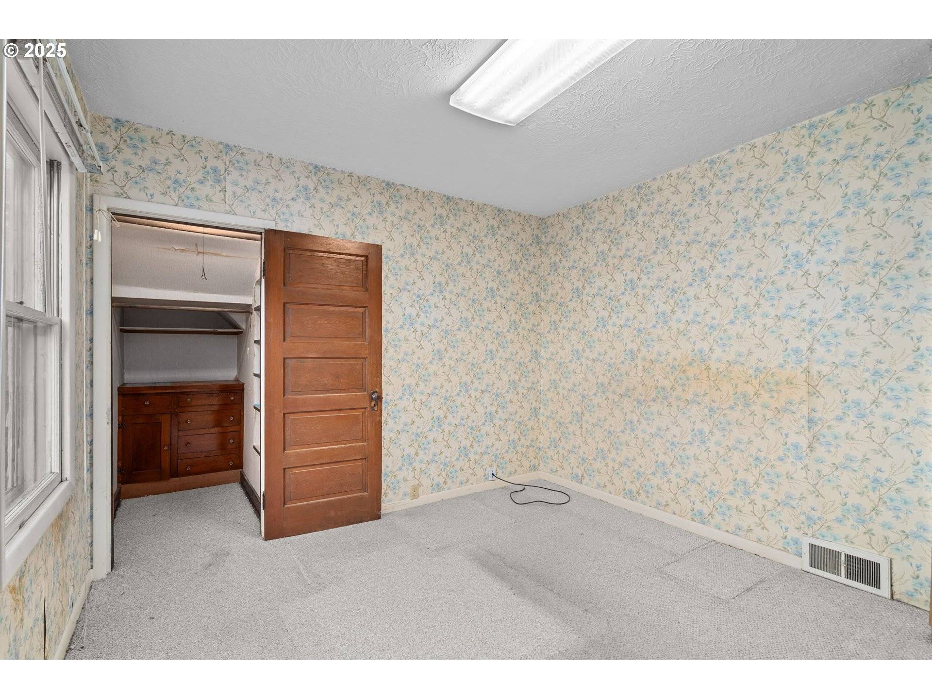 Portland, OR 97203,6015 N HOUGHTON ST