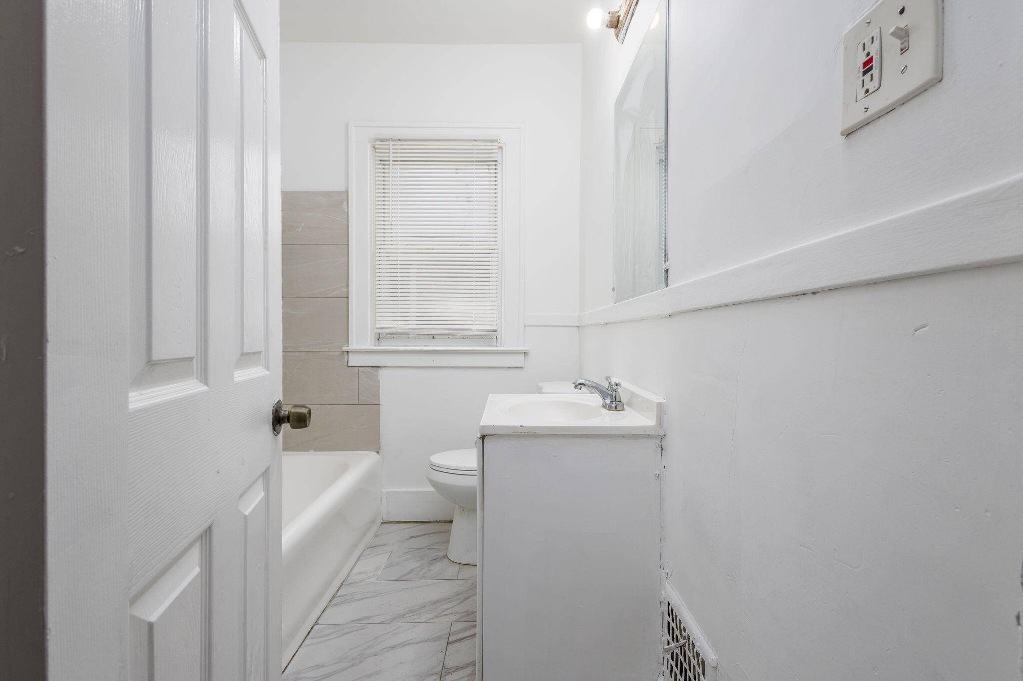 Detroit, MI 48205,19572 Alcoy AVE