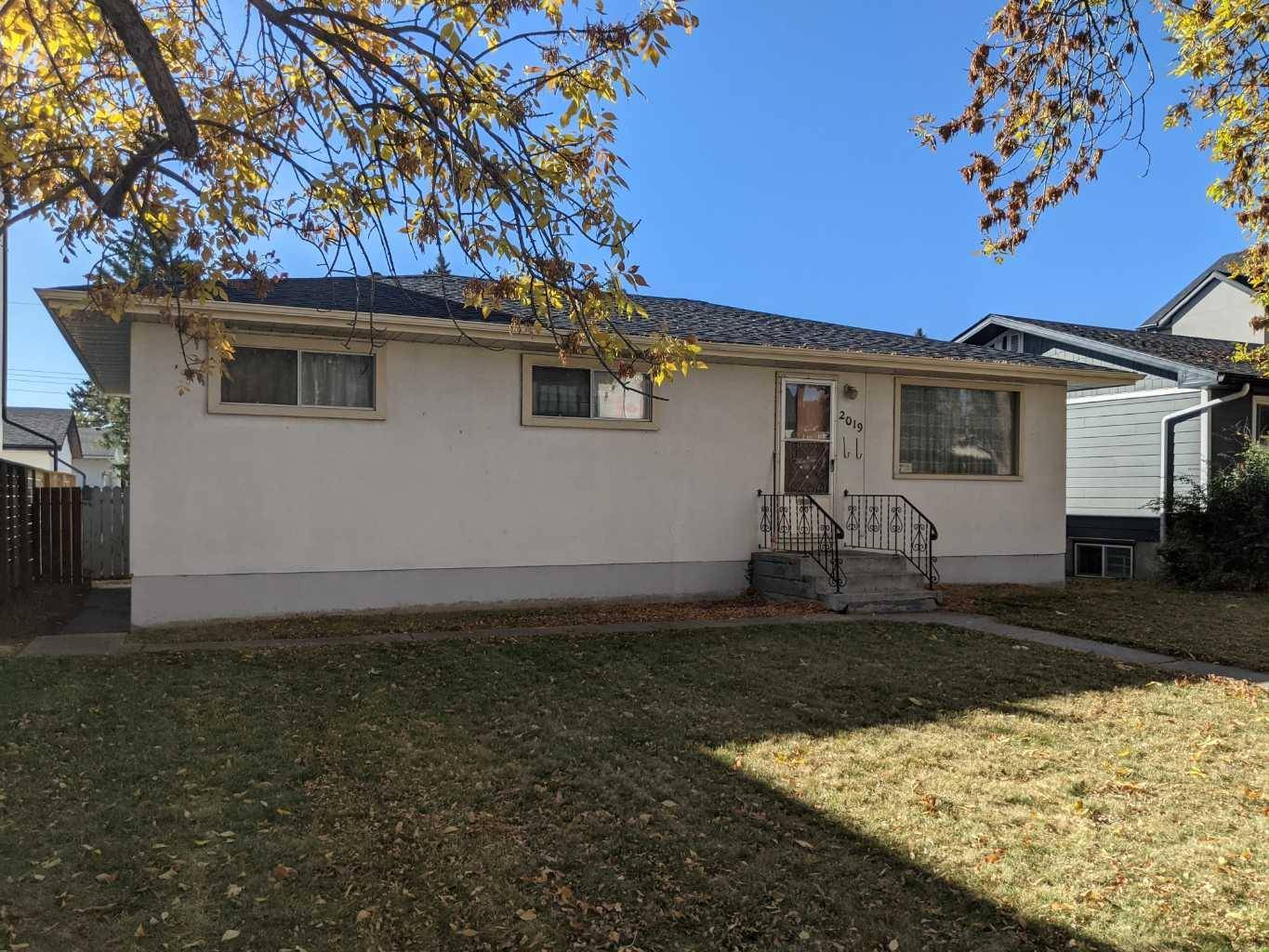 Calgary, AB T3E 1K2,2019 52 AVE SW