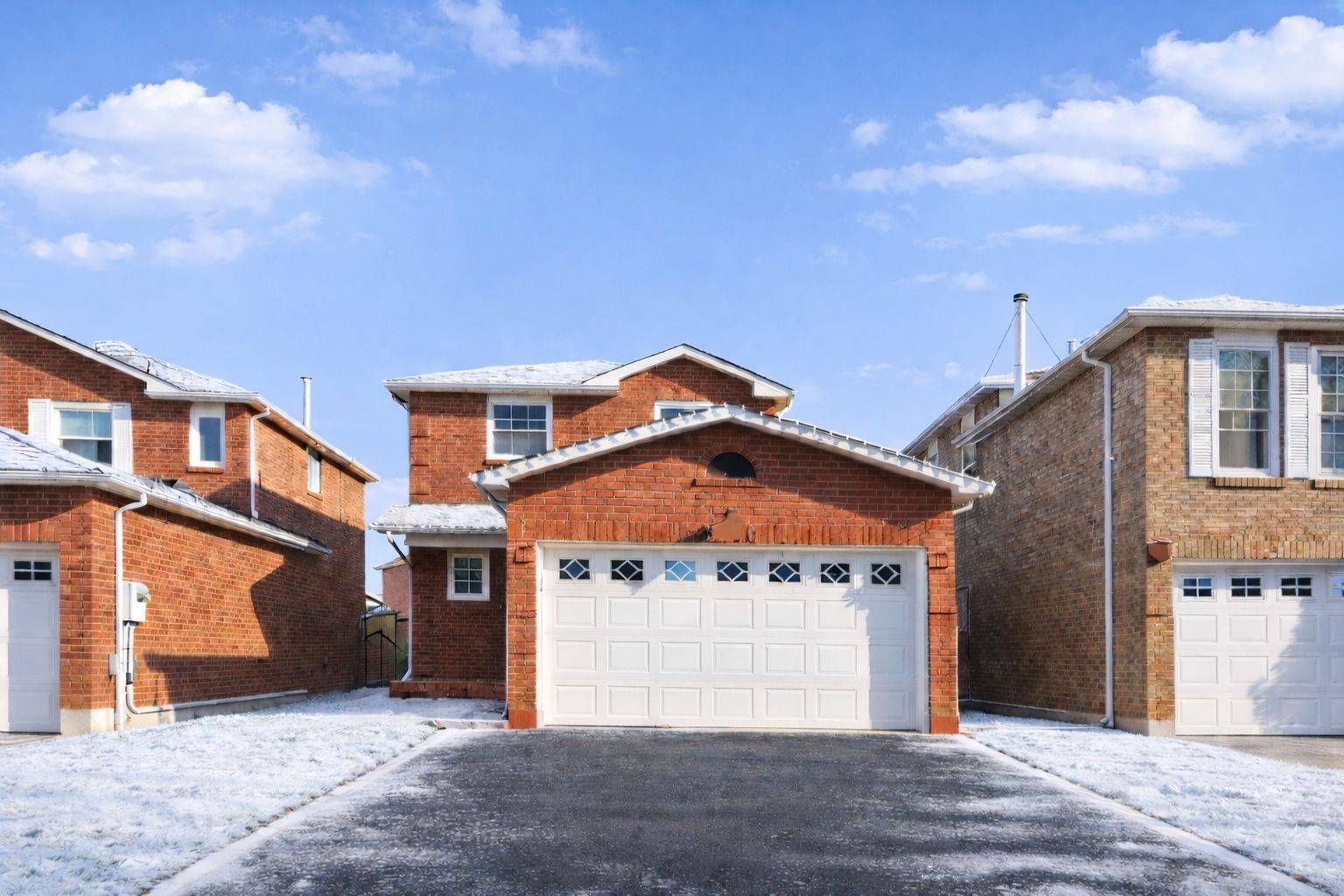 Mississauga, ON L5B 3X5,3280 Pilcom CRES
