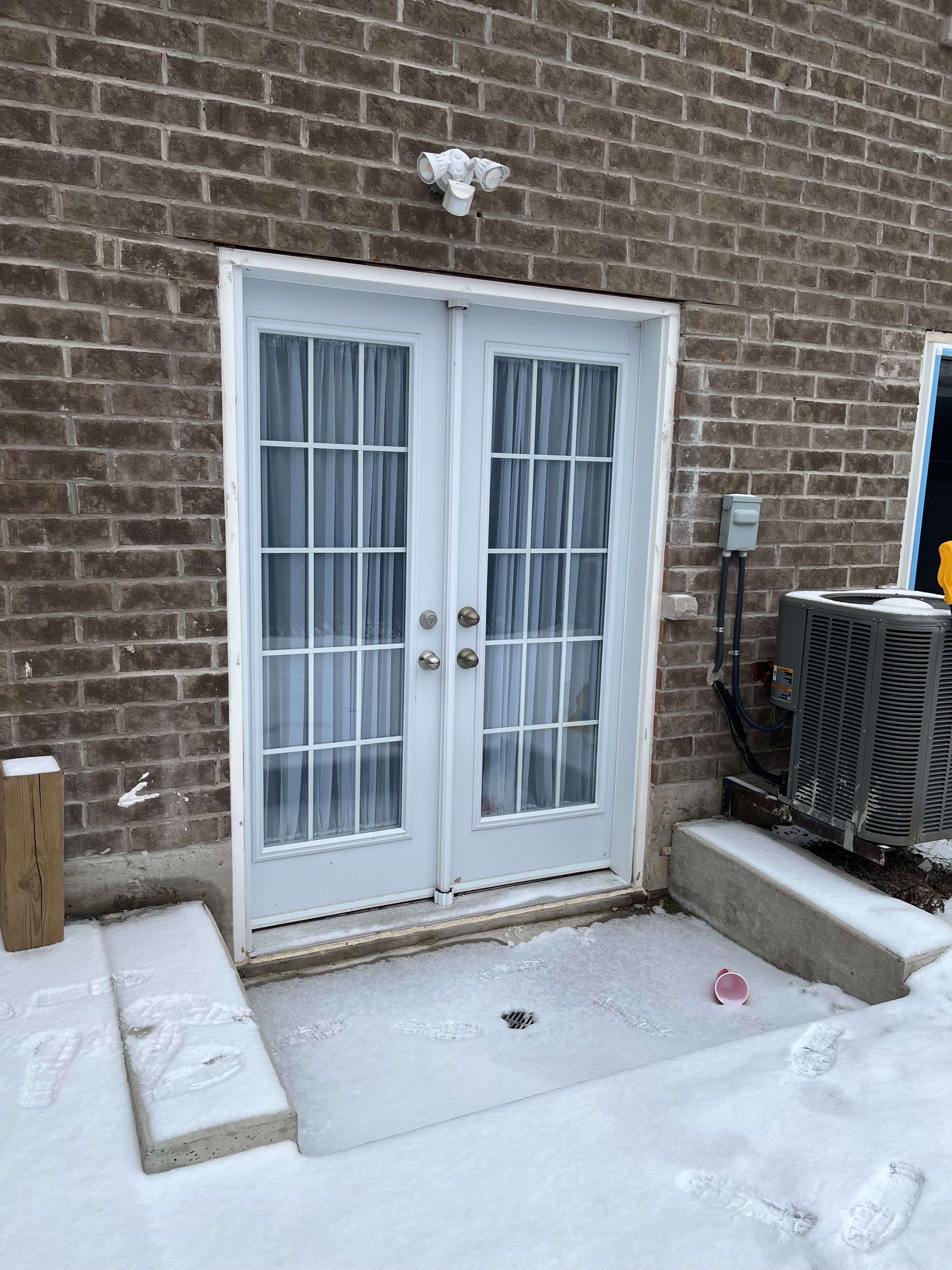 Milton, ON L9E 1E5,1195 McEachern CT W #Basement