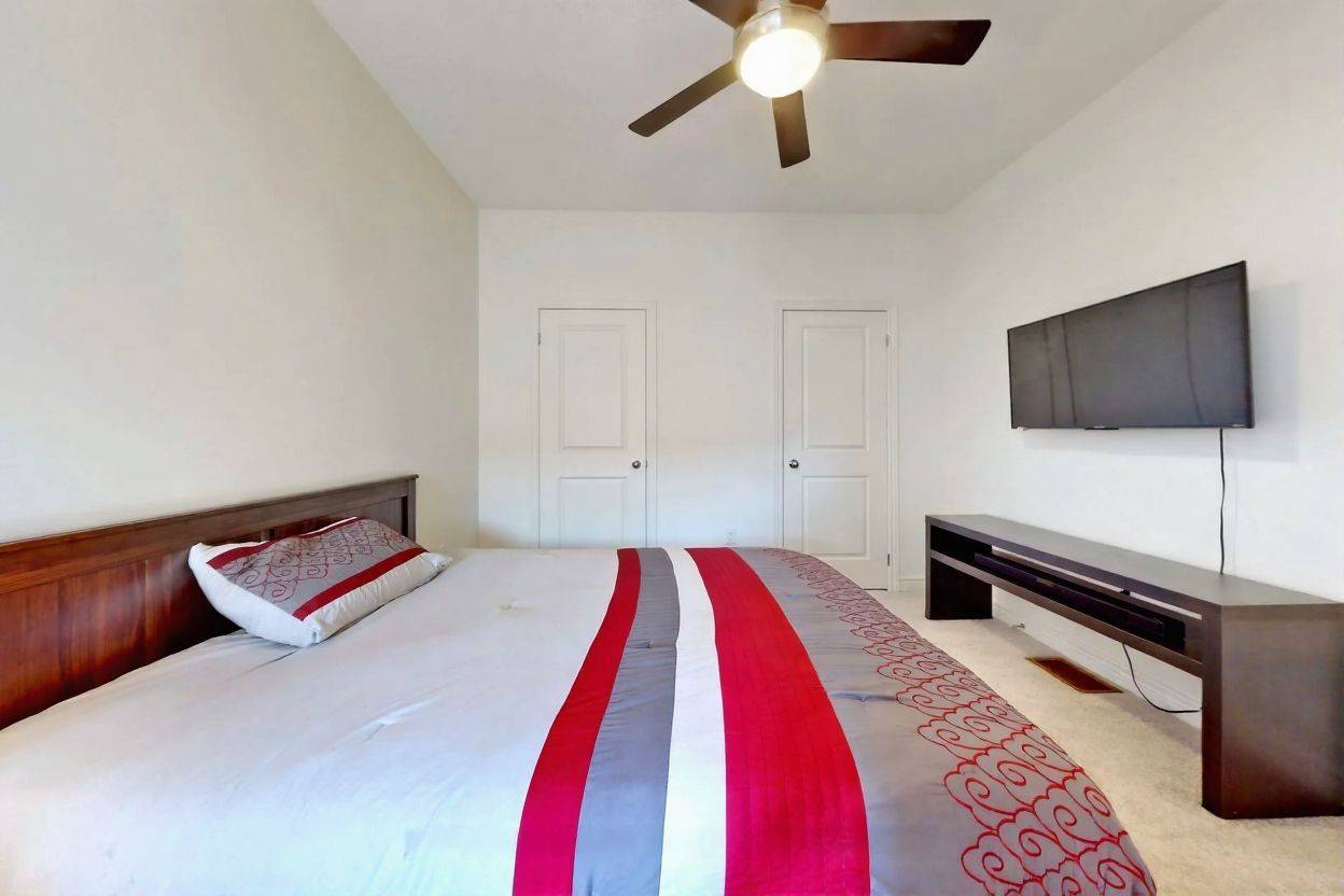 Brampton, ON L7A 5C3,17 Haymarket DR