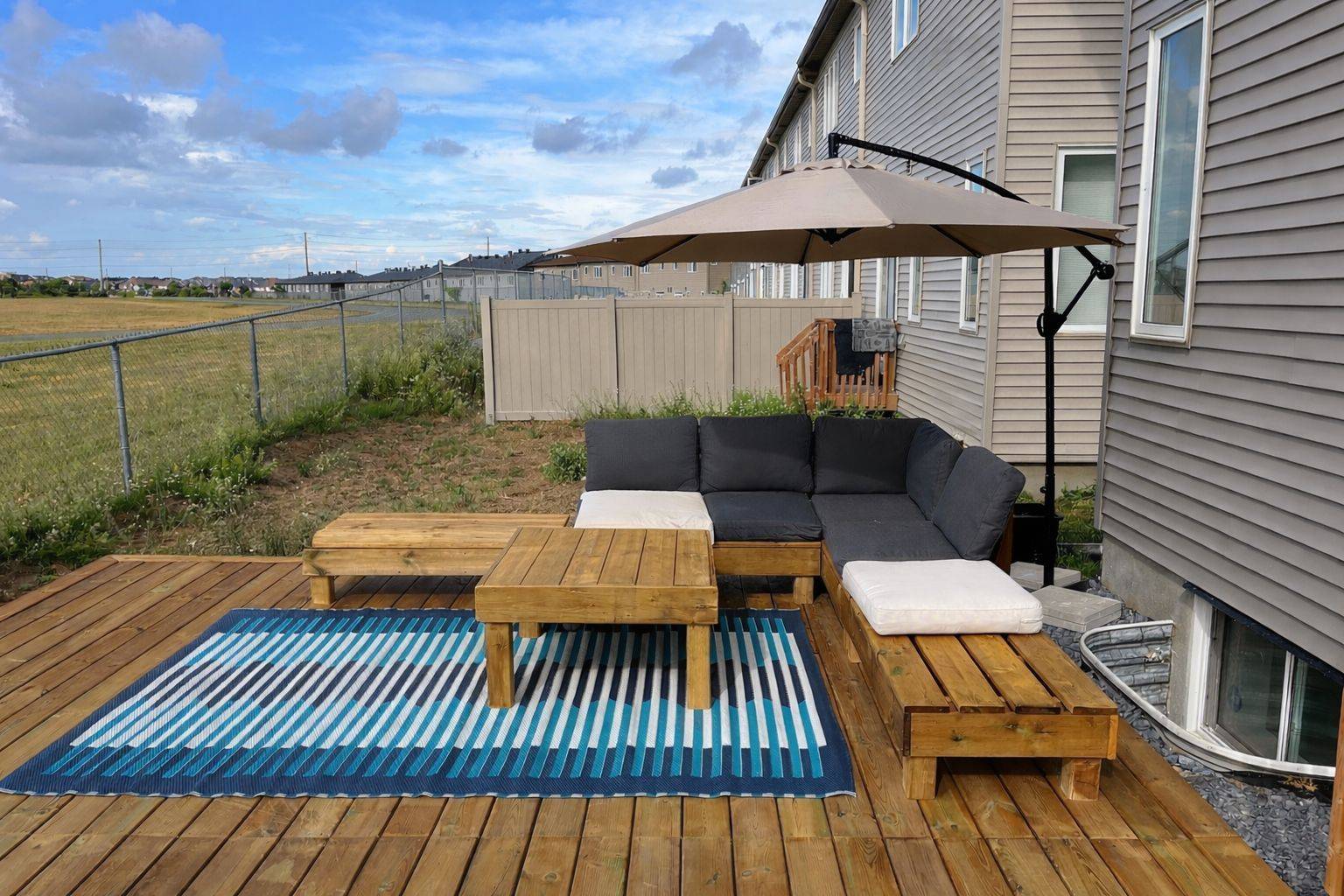 Barrhaven, ON K2J 6N9,153 Bending WAY