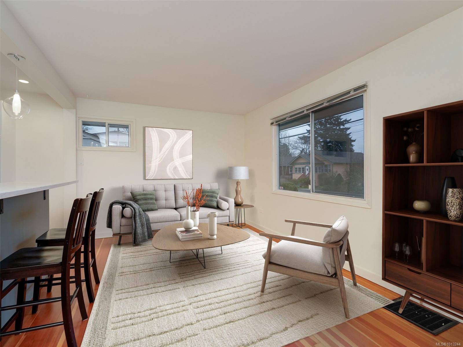 Victoria, BC V8R 5A4,1728 Foul Bay Rd