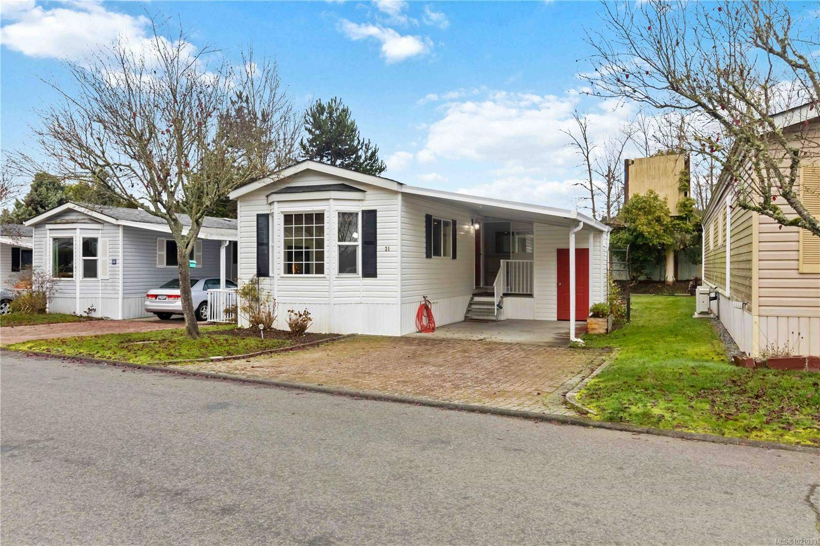 Central Saanich, BC V8M 2B6,7583 Central Saanich Rd #31