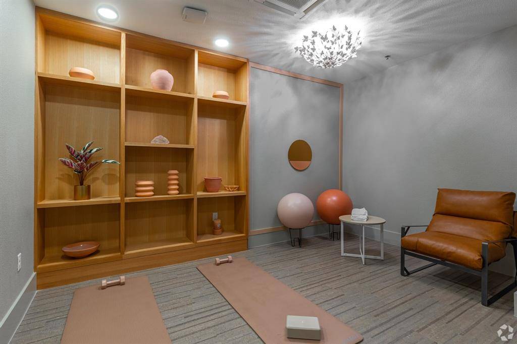 Dallas, TX 75208,596 W 9th Street #339