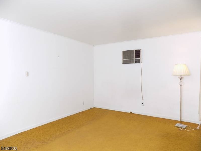 Lodi Boro, NJ 07644,8 Annette Ter