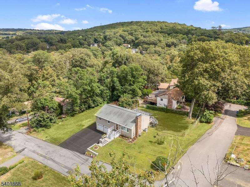 Hopatcong Boro, NJ 07874,17 Center St