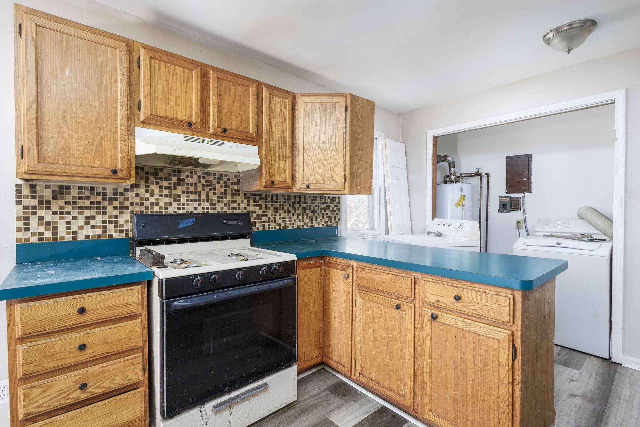 Hazel Park, MI 48030,621 E Meyers AVE