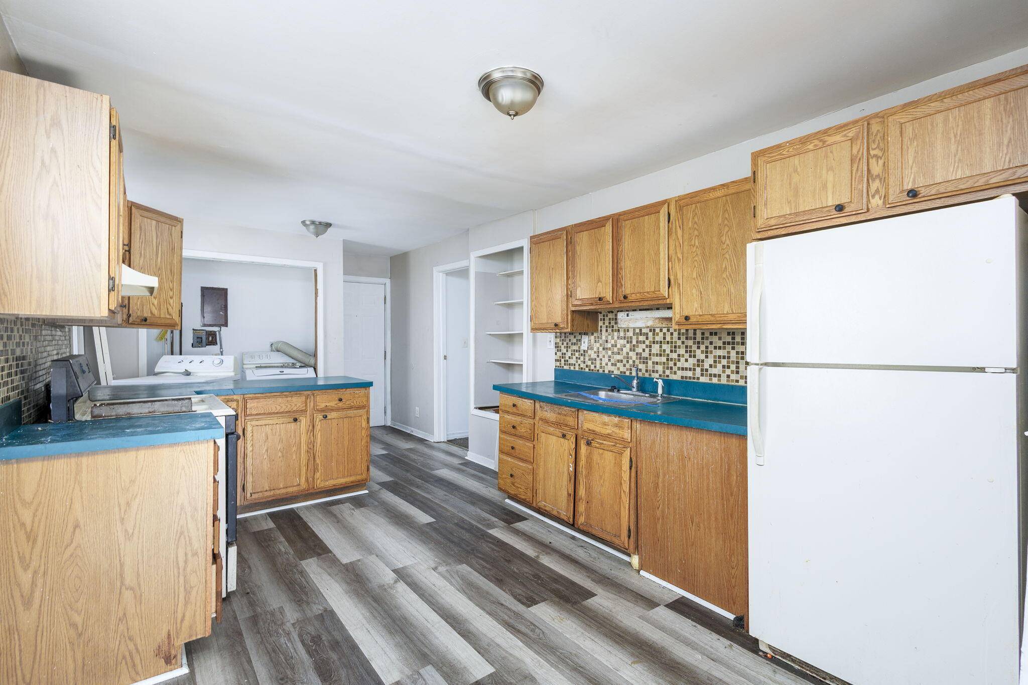 Hazel Park, MI 48030,621 E Meyers AVE