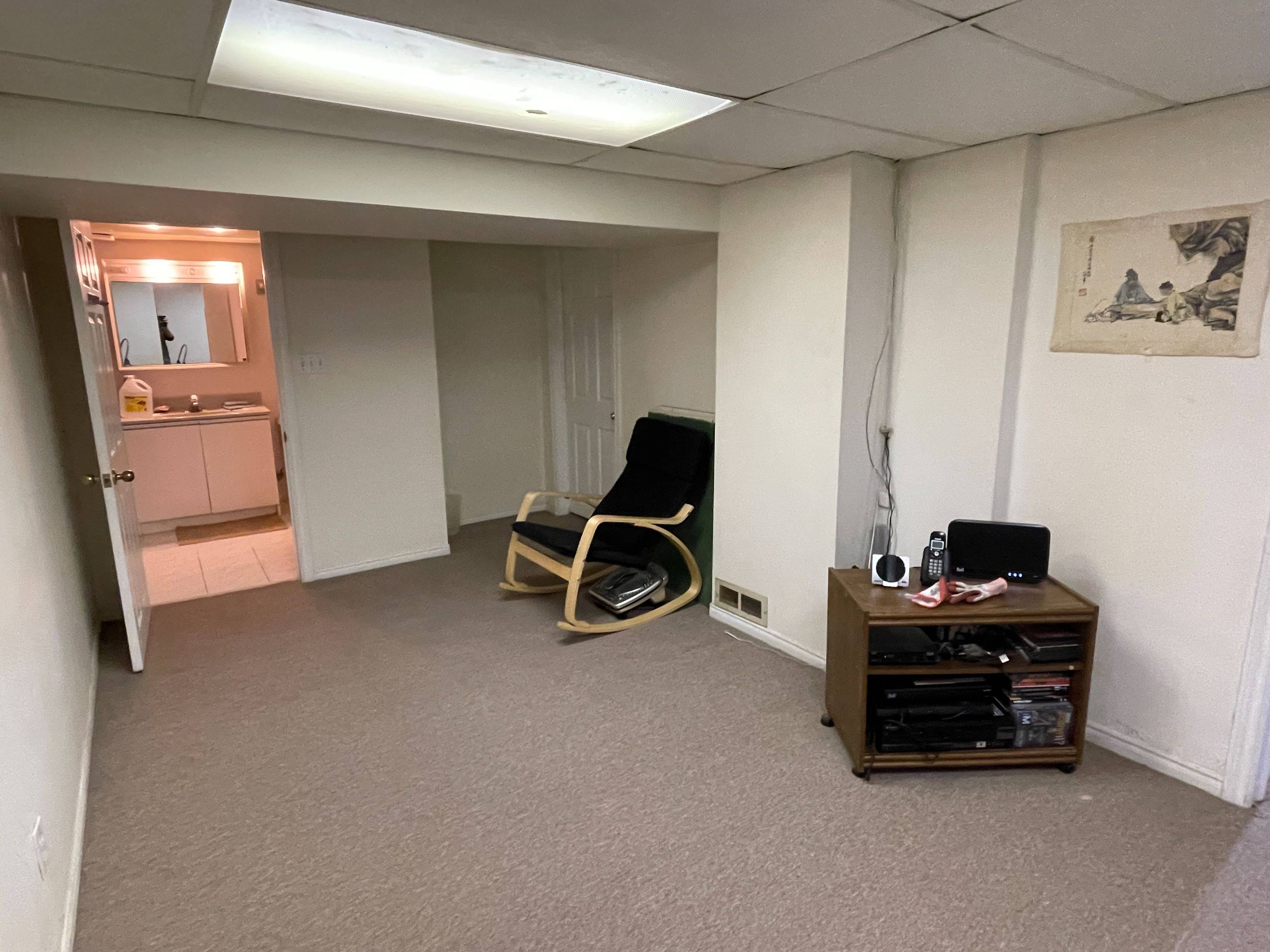 Toronto C15, ON M2K 1L5,7 Millgate CRES