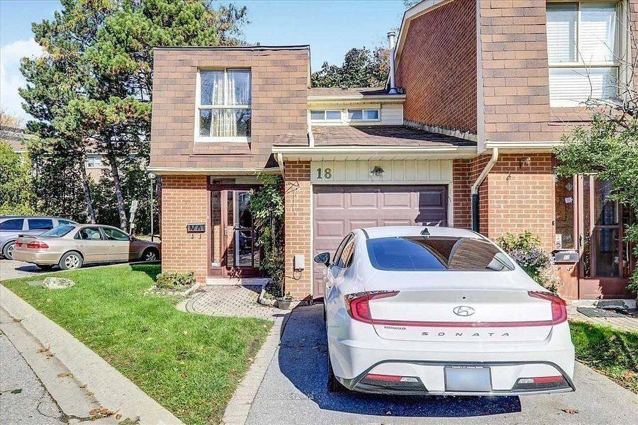 Toronto E04, ON M1P 4S3,40 Dundalk DR #18