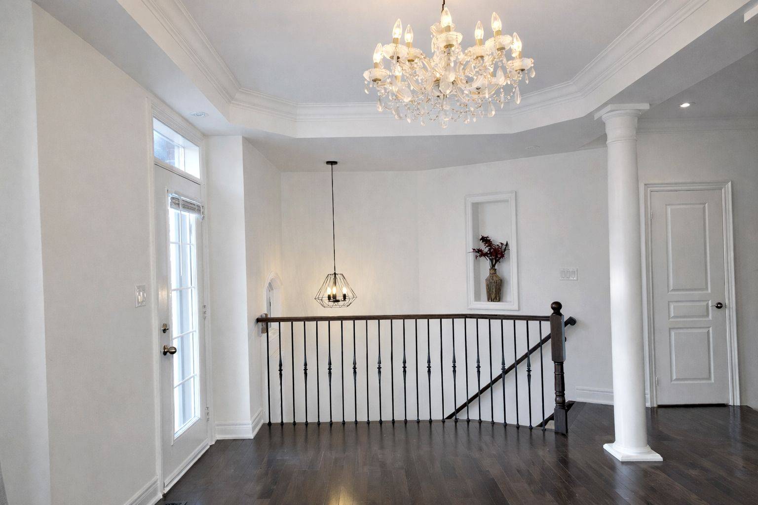 Aurora, ON L4G 0E2,40 Chapman CT