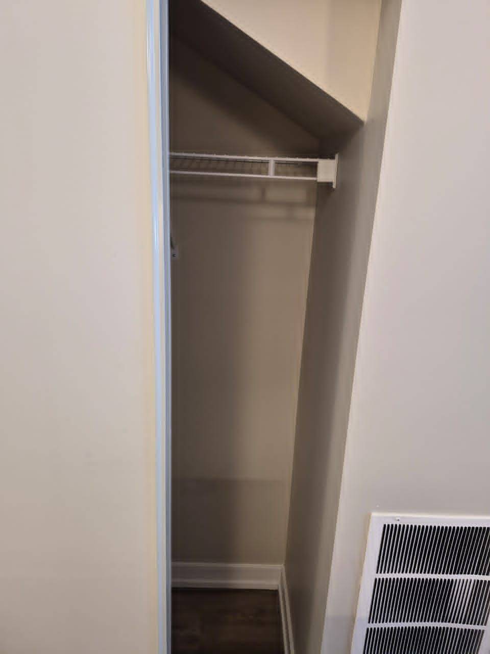 Kitchener, ON N2E 0J3,20 Palace ST #G2