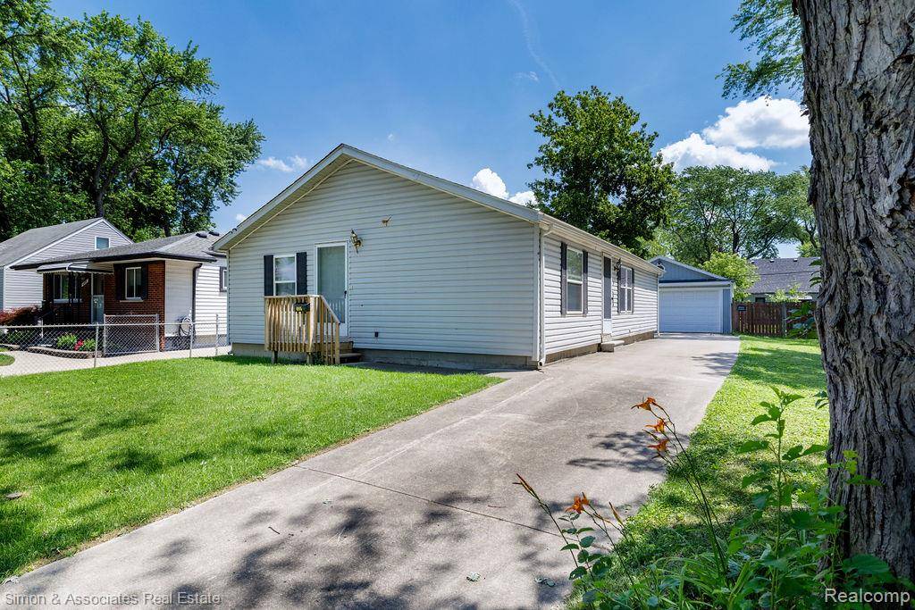 Dearborn Heights, MI 48125,4995 Croissant ST