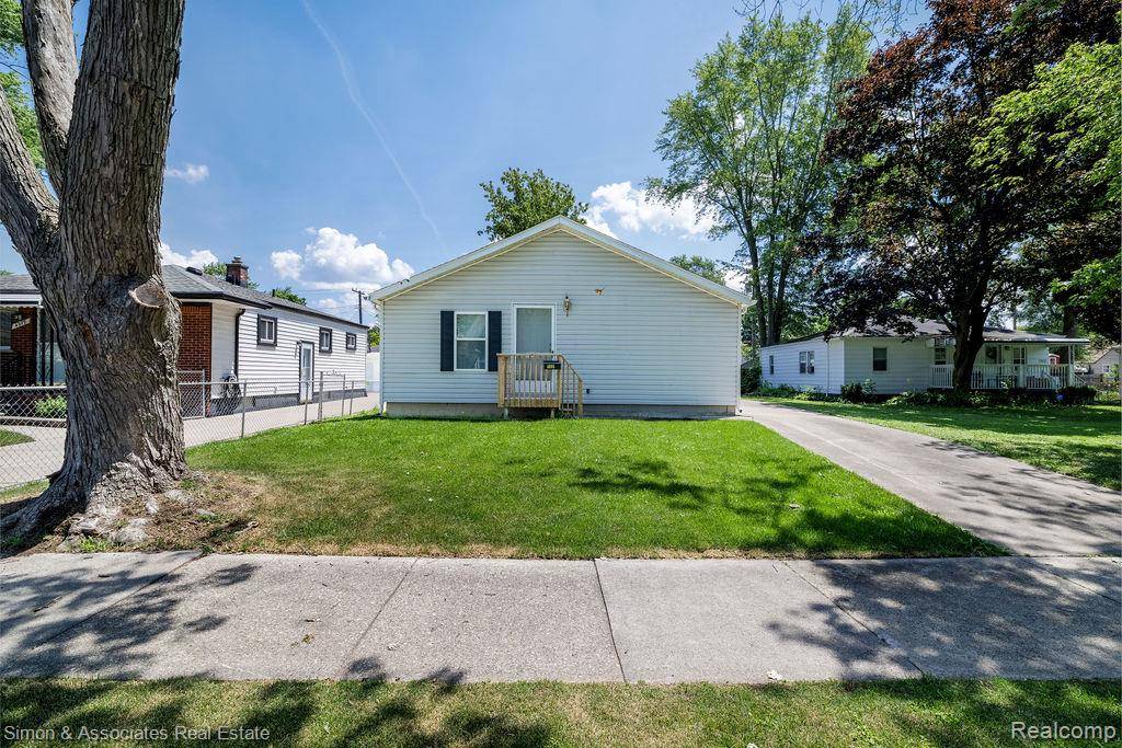 Dearborn Heights, MI 48125,4995 Croissant ST