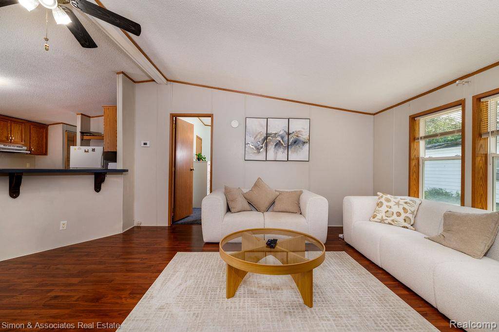 Dearborn Heights, MI 48125,4995 Croissant ST