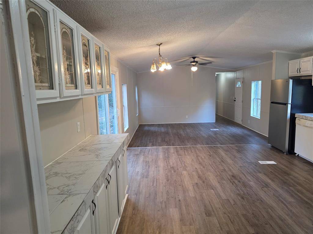 Vivian, LA 71082,1220 N Carson Street