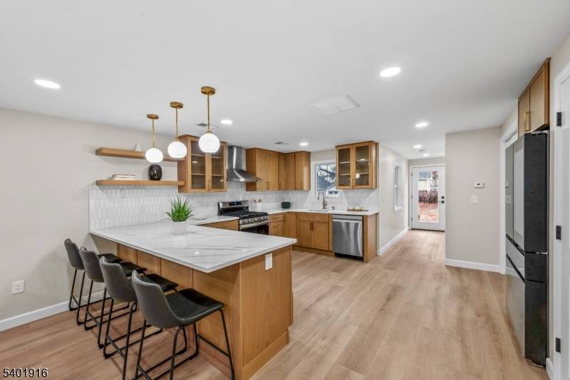 Westfield Town, NJ 07090,652 W Broad St